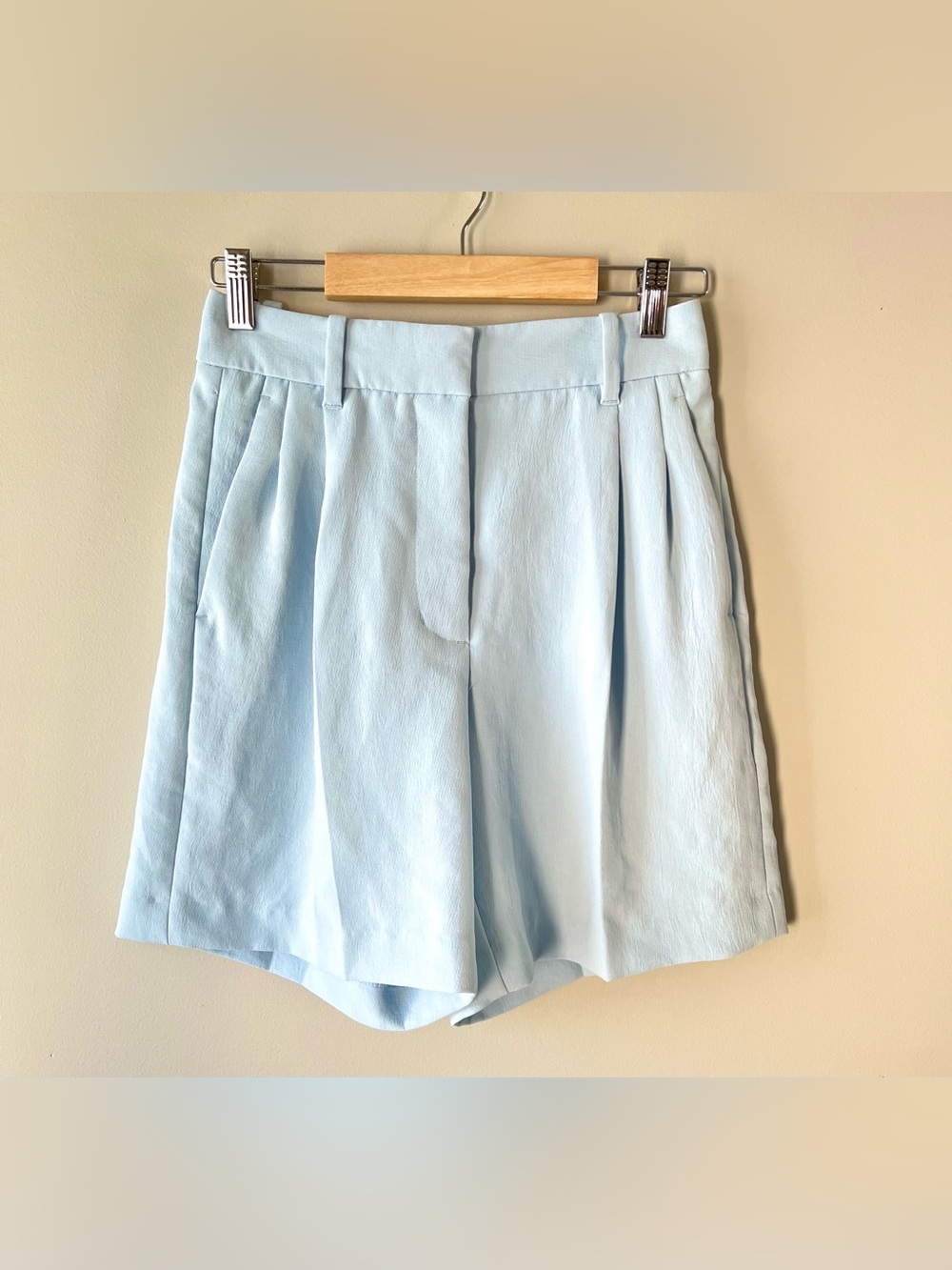 Wilfred Effortless 7" Short Light Powder Blue High Waisted Pleated Size 2